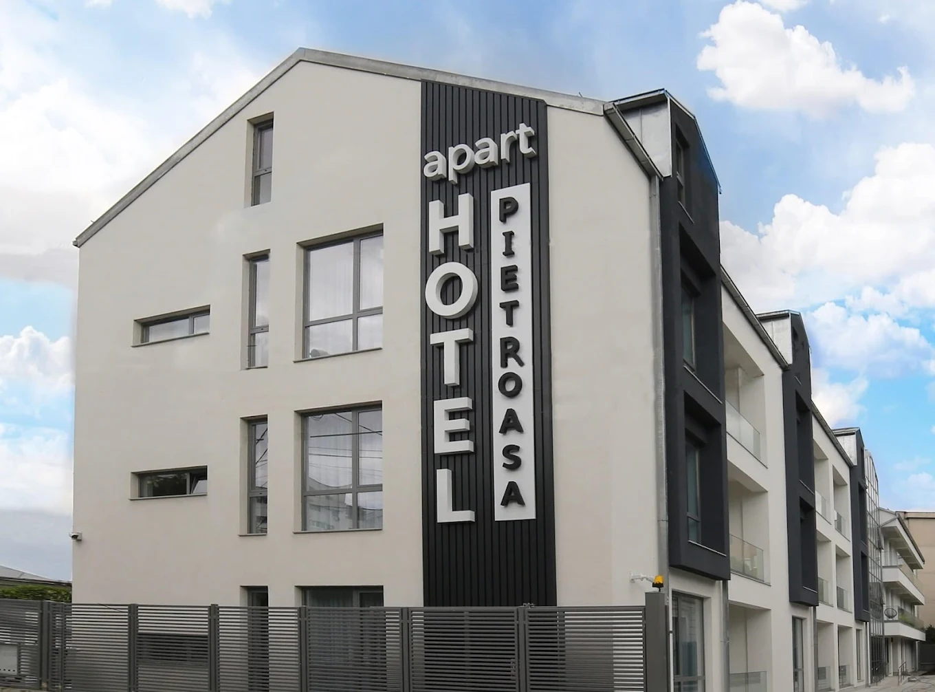 APART HOTEL PIETROASA