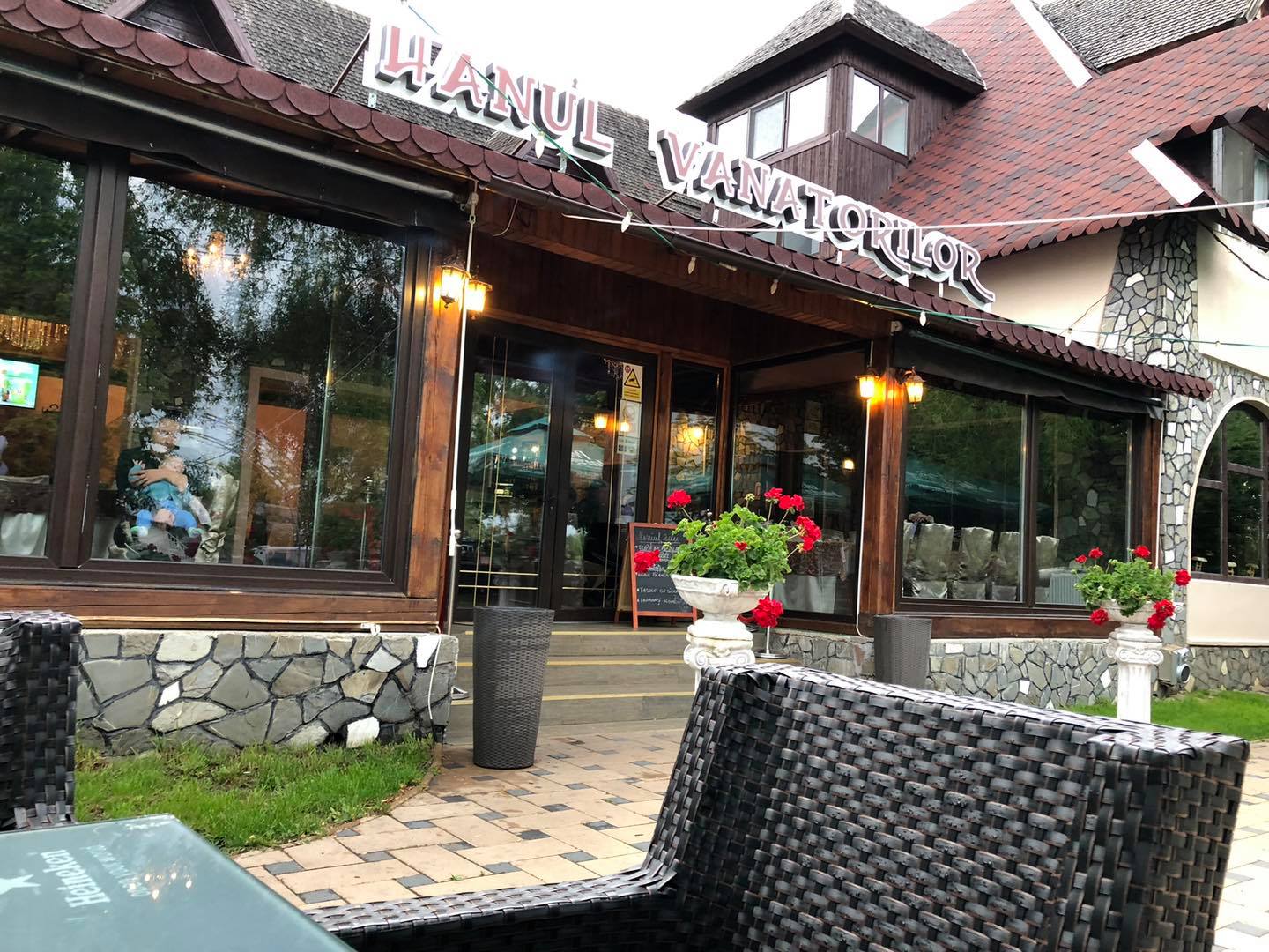 HOTEL HANUL VÂNĂTORILOR
