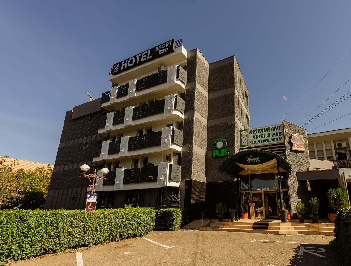 HOTEL B90