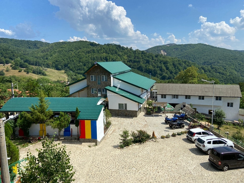 PENSIUNEA NICOARĂ