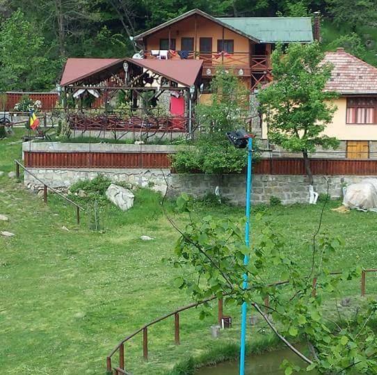 PENSIUNEA PIATRA MARE