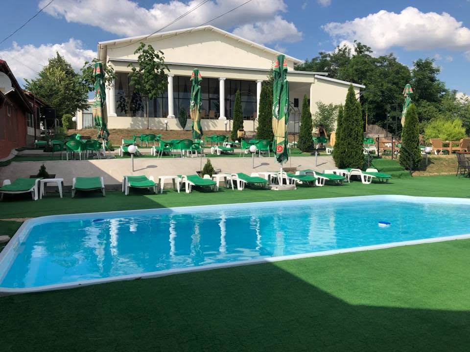PENSIUNEA PRIVIGHETOAREA