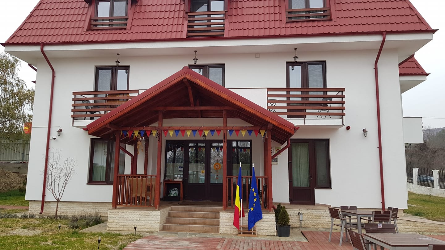 PGL. ”CHEZ SIMONNE”
