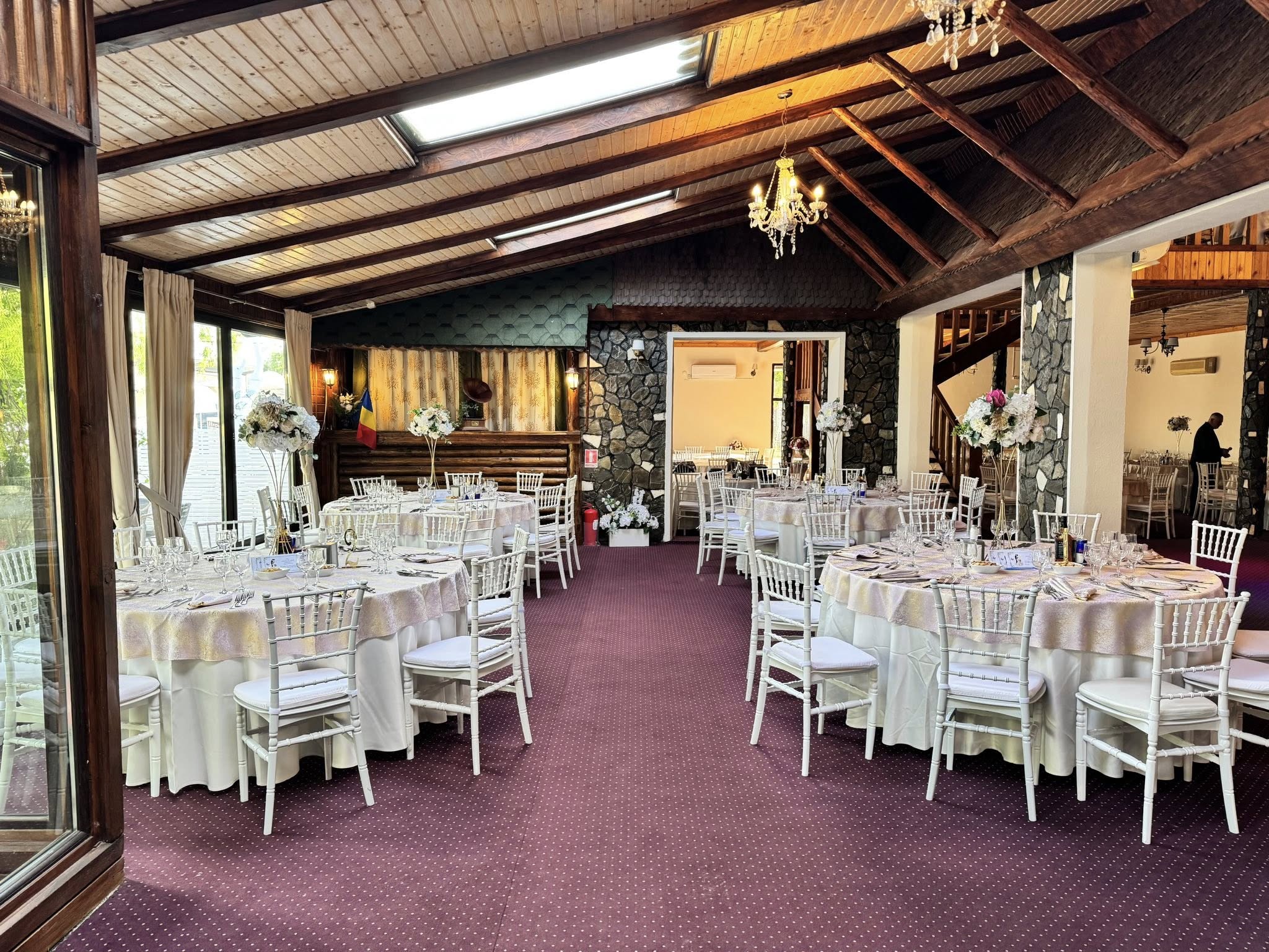 RESTAURANT HANUL VÂNĂTORILOR
