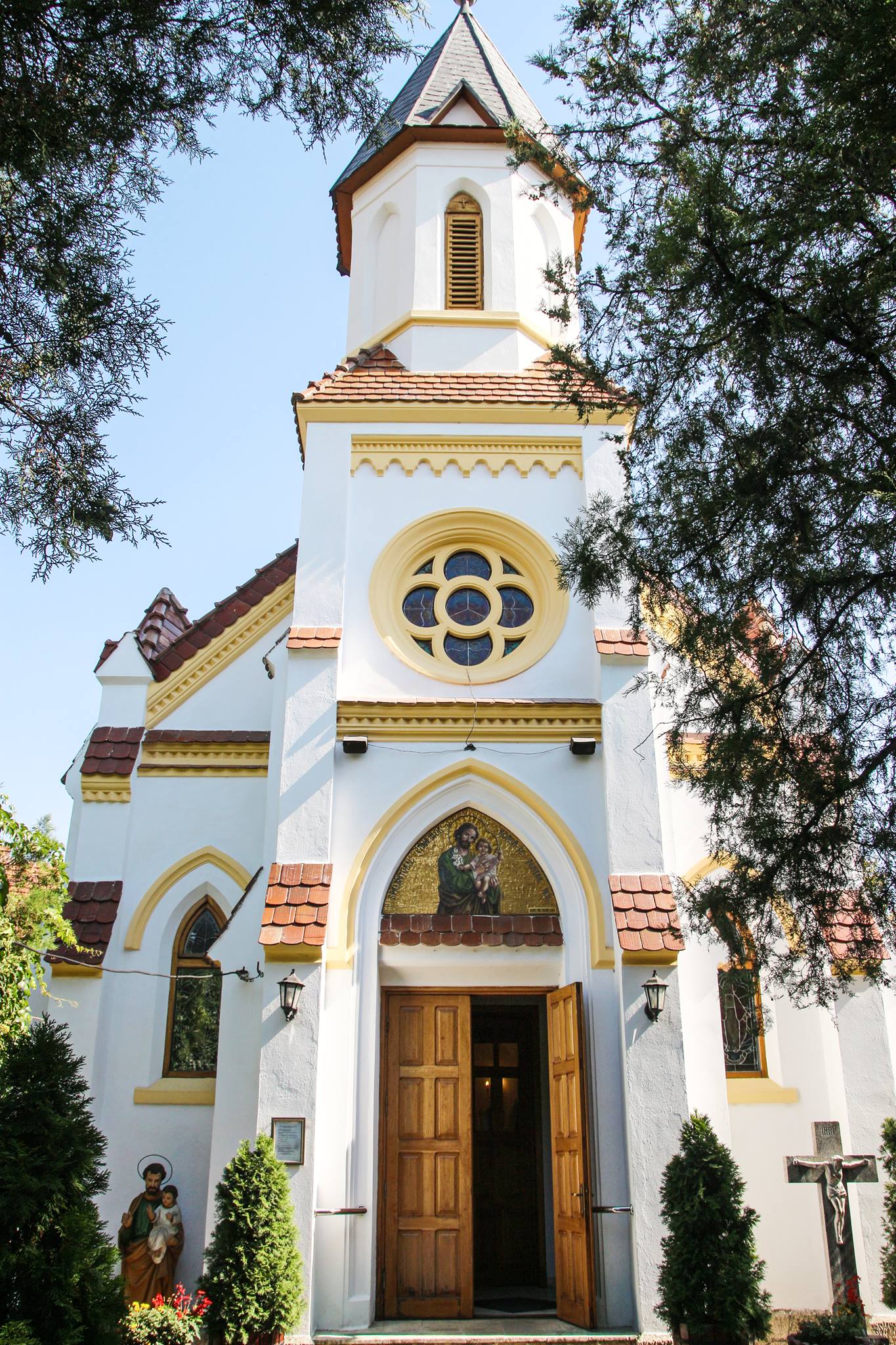 Biserica romano catolică „Sfântul Iosif”