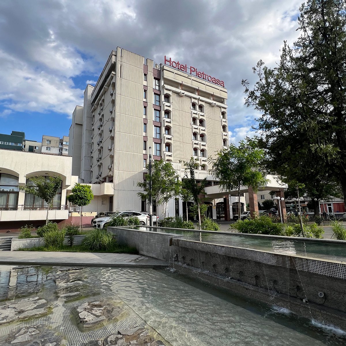 Hotelul Pietroasa