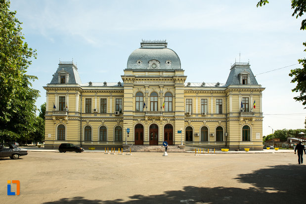 Palatul Administrativ Râmnicu Sărat