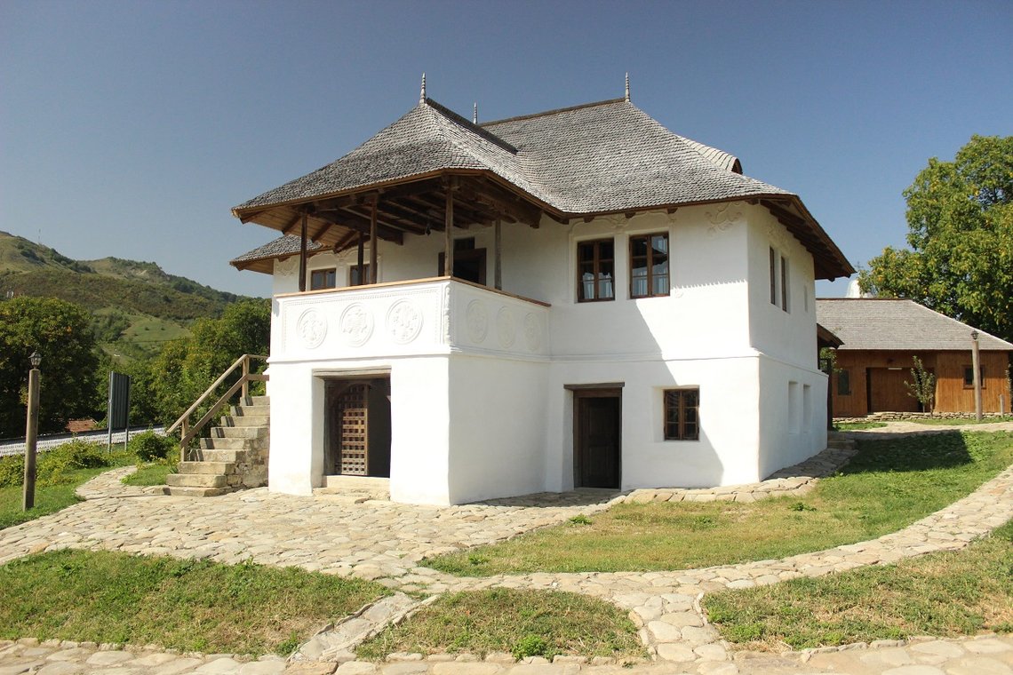Casa cu Blazoane (Chiojdu)