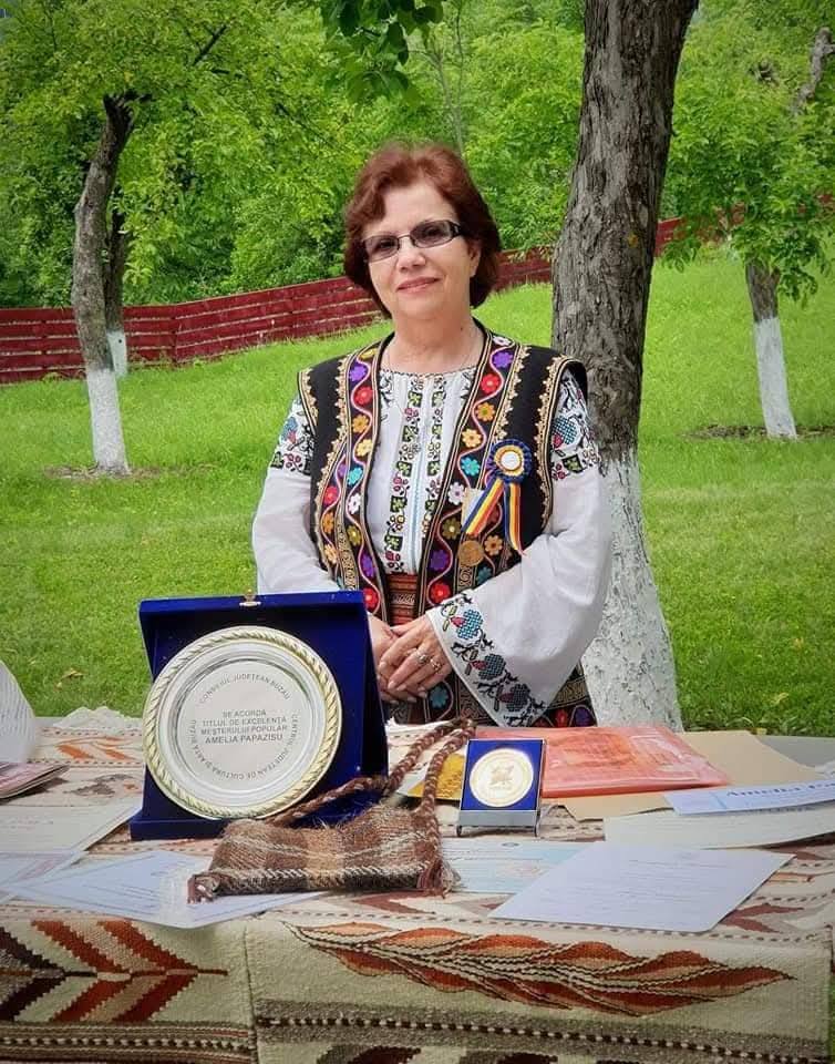Poza Amelia Papazissu, Mircea Micu