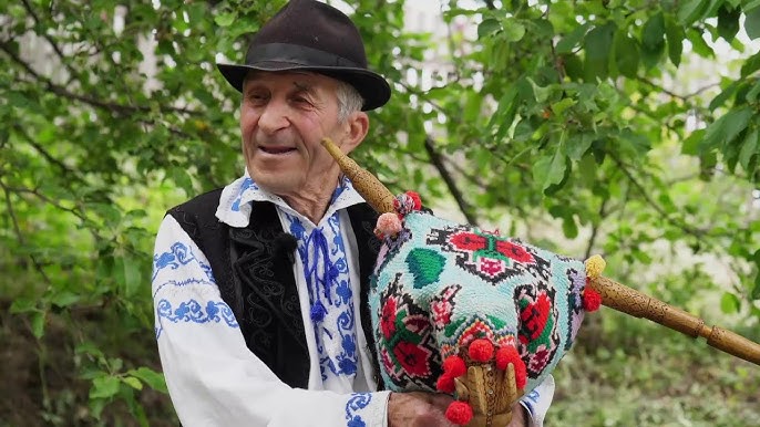 Poza Amelia Papazissu, Mircea Micu